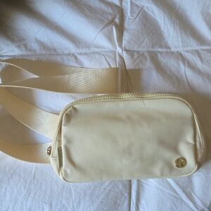 Lululemon Buttercream Bag